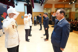 [포토] 하윤수 부산시교육감, 6·25 전쟁 제73주년 행사 참석