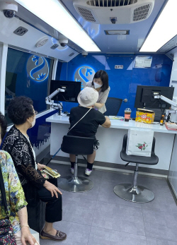신한은행, 매월 25일 ‘찾아가는 시니어 이동점포’ 실시