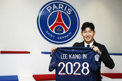 ‘PSG 5년 계약’ 이강인 "팀이 모든 경기에서 이기도록 일조하겠다"