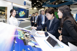 가스공사, LNG 2023 참가…에너지 안보 강화 팔 걷어