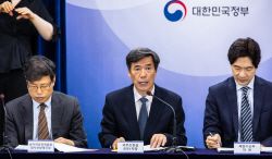 정부 "IAEA 오염수 방류와 수산물 금지 연계는 거짓 주장"