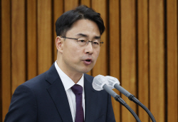 권영준 대법관 후보자, 법률 의견서 18억 대가…자료 제출 요구에 "비밀유지위반 조심스러워"