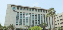 제주 초등교사, 문구점 등에 “학교가 줄 것” 8천만원 사기...도박 자금으로