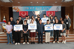 "헤드셋 끼는 순간 환상의 영월에 빠져든다"