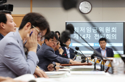 2024년 최저임금 인상률, ‘만원 돌파’ 끝까지 모른다…범위 2.1~5.5%