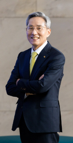 [금융지주 CEO 리뷰] 리더십 변화 앞둔 KB금융...