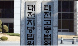 초등생 치마에 손 넣고 "짝사랑이니 말하지 마"...60대 학원차 기사, 2심도 징역 5년 구형