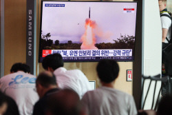 ‘핵무기 사용’ 위협한 북한…순항미사일 수 발 발사