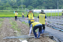 [집중호우 피해주민 돕기] 산단공, 수해지역에 성금전달·복구활동 펼쳐