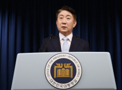 尹 대통령, 방통위원장에 이동관 지명…"국정과제 추진 적임자"