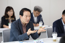 임태희 경기도교육감, "교육청이 선생님의 보호자 돼야!"