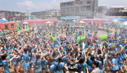 [포토]세계인과 함께 하는 머드축제