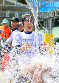 [포토]평창더위사냥축제, 물폭포 