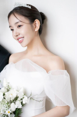 ‘8월 결혼’ 백아연, 웨딩화보 공개 "얼마 안 남았다"