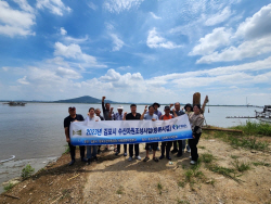 [포토뉴스] 김포시 ‘어린 황복’ 35만마리 방류