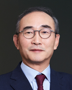 KT 새 수장에 