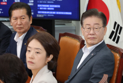 ‘전라북도’ 잼버리에 野 논리 어질...이재명 "朴도", 이원택 "기반은 文"