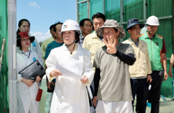 김보라 안성시장, 축산 폭염 대응 농장 방문...‘점검 또 점검’