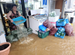 제6호 태풍 카눈에 갇히고 다치고…전국 피해 속출