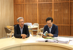김동연, "과거를 토대로 미래를 열겠다" 약속
