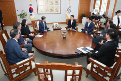 이주호 부총리,강원특별자치도 찾아 교육 개혁 방향 논의