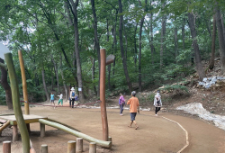과천시 관악산 ‘맨발 황톳길’ 조성…세족장 구비