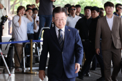 이재명 검찰출석…"구속영장 청구하면 제발로 출석해 심사받을 것"