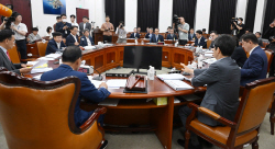국정원 "北, ICBM 등 도발준비…8말·9초 정찰위성 발사 가능성"