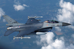 美, 우크라에 ‘F-16’ 제공 승인했지만…"확보까지 시간 걸릴듯"