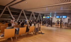 진에어, 여객기 결항에 공항서 밤새도 "어쩔 수 없다" 되풀이