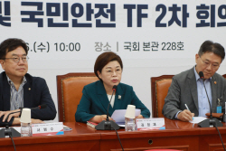 친윤 "수도권은 전에도 졌다" "위기설은 관종"...이언주 "난파선서 뭔 소리냐"