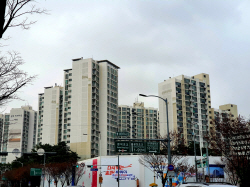 "언제 이렇게?"…서울 아파트 전셋가 연초比 30% 