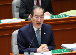민주 위성곤 "정부의 거짓 호도가 괴담"vs한덕수 "과학자들 간 토론 소집해달라"