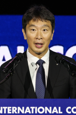 이복현 금감원장 "녹색금융 공급해 기후 위기 대응"
