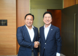 김기현 국민의힘 당대표-이권재 오산시장, "오산 발전 위해 함께 힘모으자"