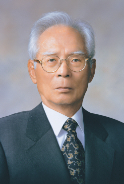 대산 신용호 교보생명 창립자, 영면 20주기..."교육·보험으로 국가를 사랑한 기업가"