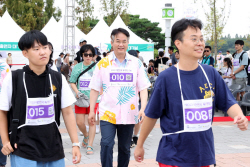 [포토뉴스] 고양시 일산호수공원 독서마라톤