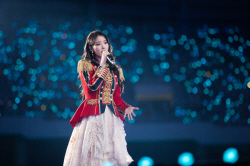아이유, 데뷔 15주년 팬 콘서트 선예매서 전석 매진