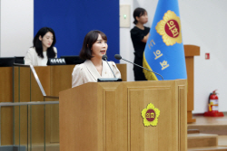 이인애 경기도의원 ‘부적절 논란, 성교육 도서 대책 마련 촉구’