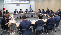 강원특별자치도의회, 민선8기 특별보좌관 간담회…상생협력 강화