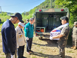 포천부시장 국사봉 6.25전사자 유해발굴 현장격려