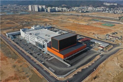 삼양식품, 불닭면 수출 신바람 ‘매출 1조’ 눈앞