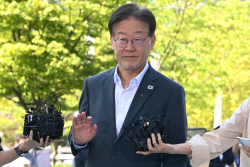 이재명 "없는 사실 만들 수 없어…국민과 역사가 판단할 것"