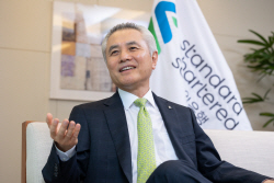 SC제일은행장 거취, 연말께 나온다...씨티은행장 이어 연임?