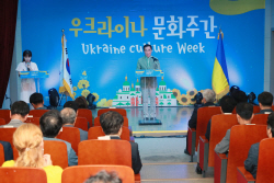 정장선 평택시장, "평택시민과 함께 우크라이나 평화 기원"