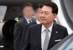 尹대통령, 추석 민심 ‘외교’에 집중?…美 도착 첫날 9개국 연쇄 양자회담 강행군