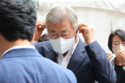 이재명, 민주당 손에 구속될 수도 있는데…단식 올인에 文까지 나서