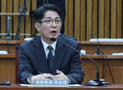 이균용 대법원장 후보자 임명동의 보고서 채택…적격·부적격 병기