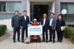 HL만도, 교통사고 피해자에 ‘사랑의 오뚝이 휠체어’ 기증