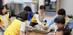 신용보증기금, 추석맞이 독거어르신에 명절음식 전달